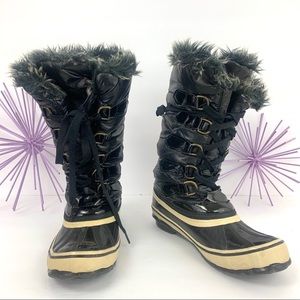 Sporto Wendy / Black Cream Puffer Lace Up Faux Fur